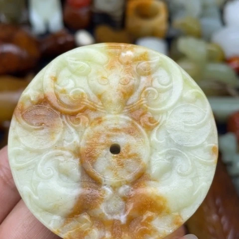 未镶嵌蛇纹石玉颈饰74