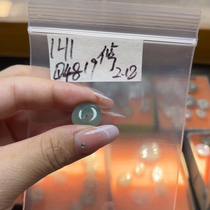 定制翡翠未镶嵌停不