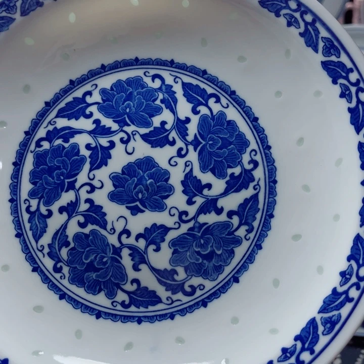 青花玲珑8寸窝盘牡丹花