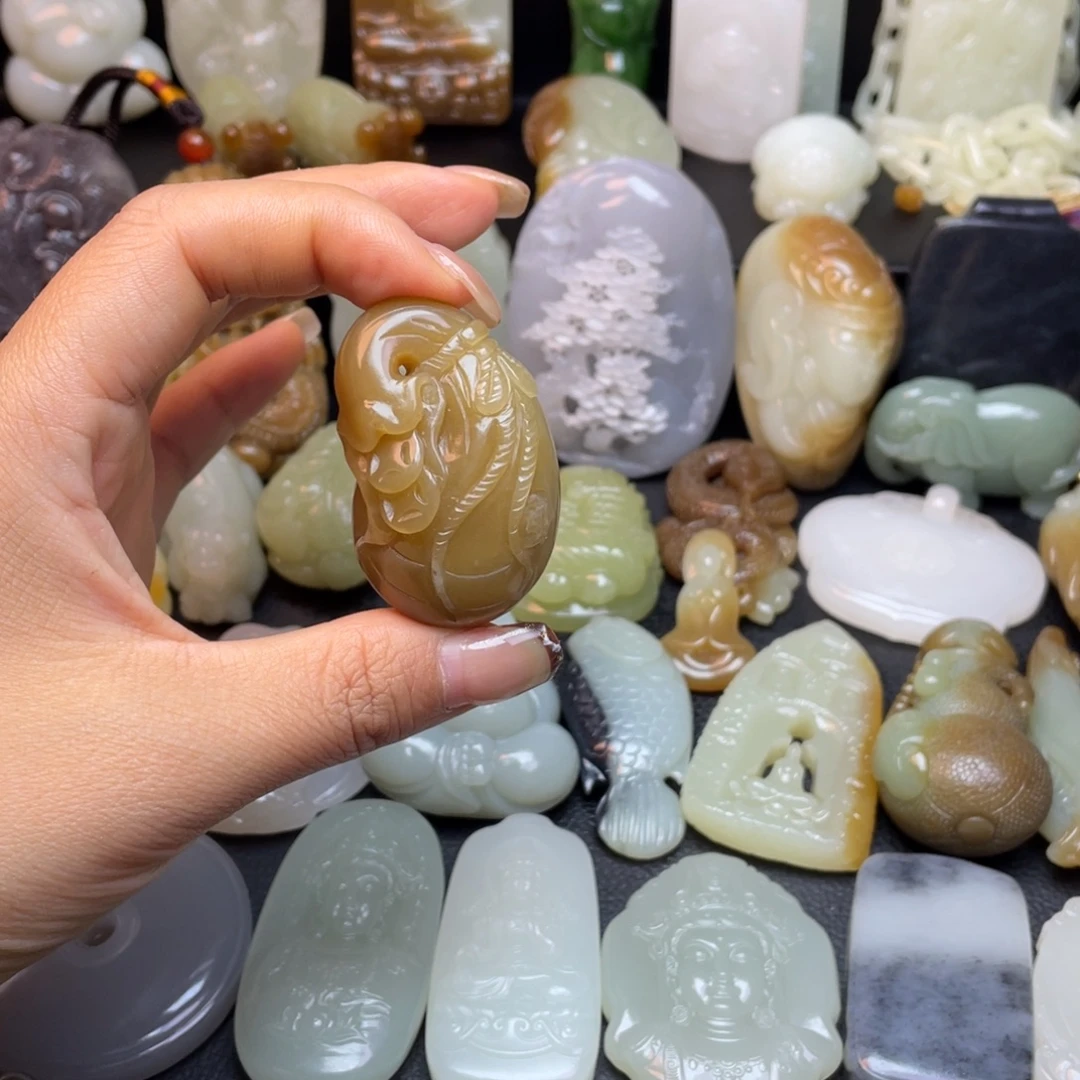 和田玉未镶嵌颈饰