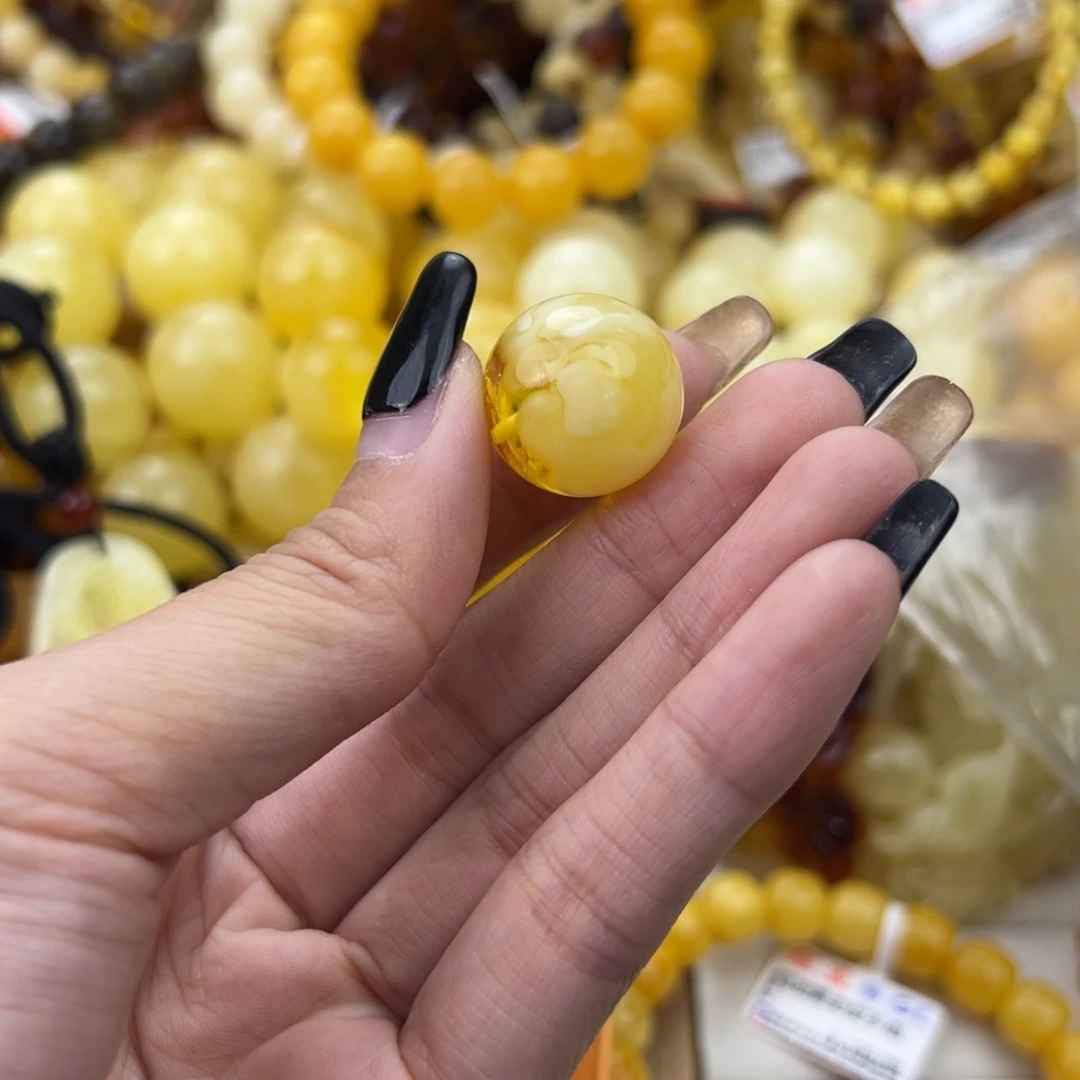 琥珀珠宝奇石未镶嵌