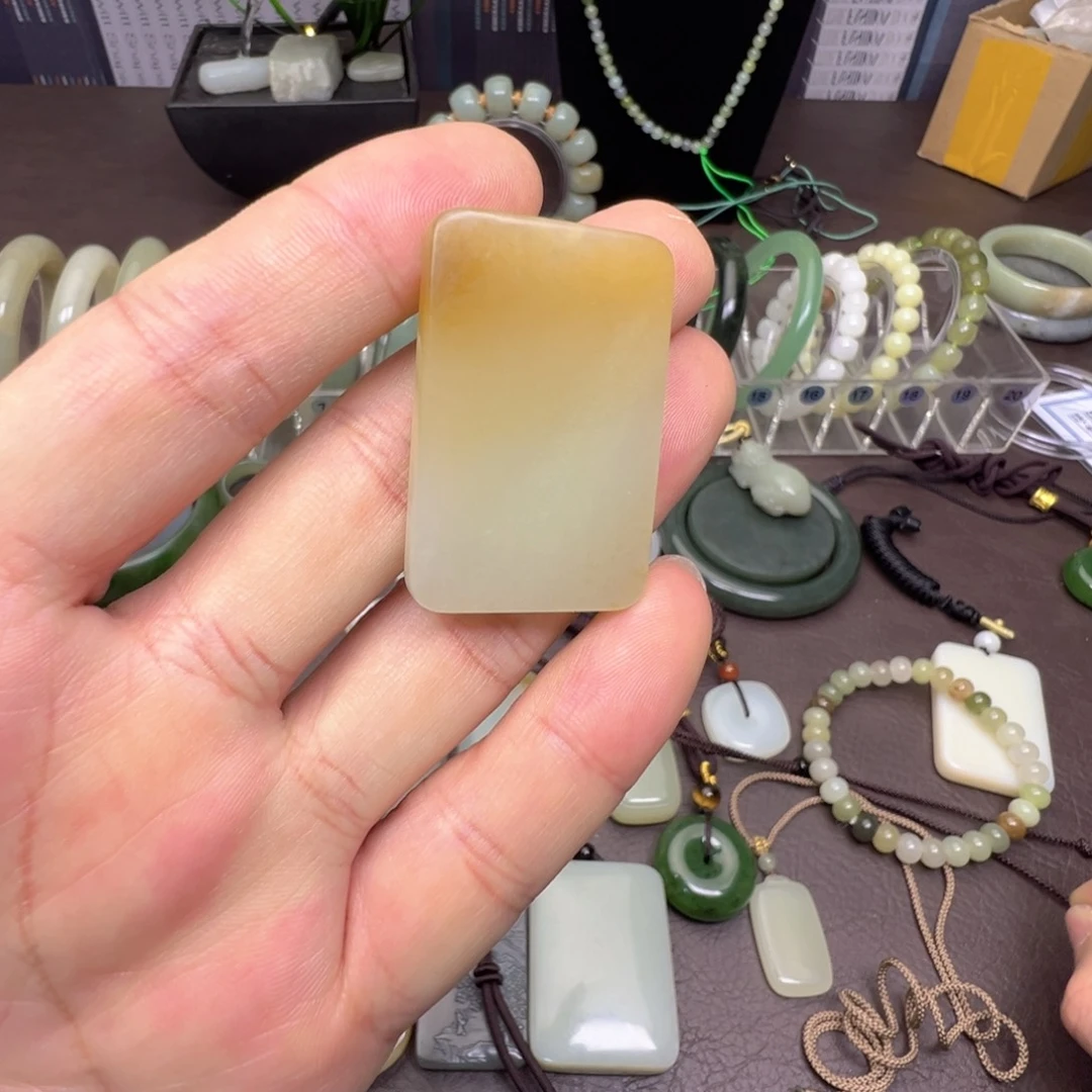 十***月和田玉未镶嵌颈饰和田玉平安无事牌