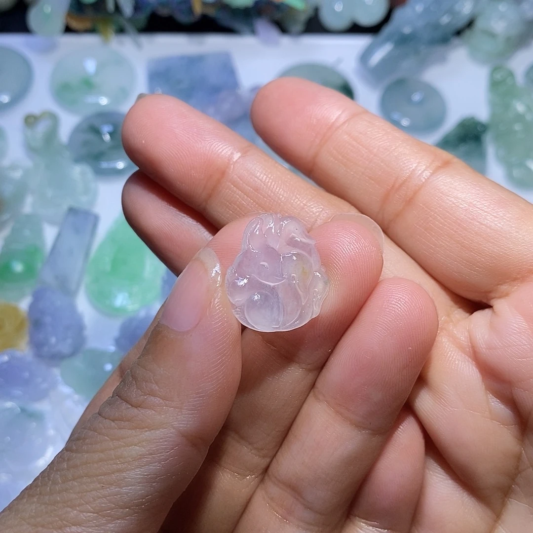 定制翡翠未镶嵌九尾狐