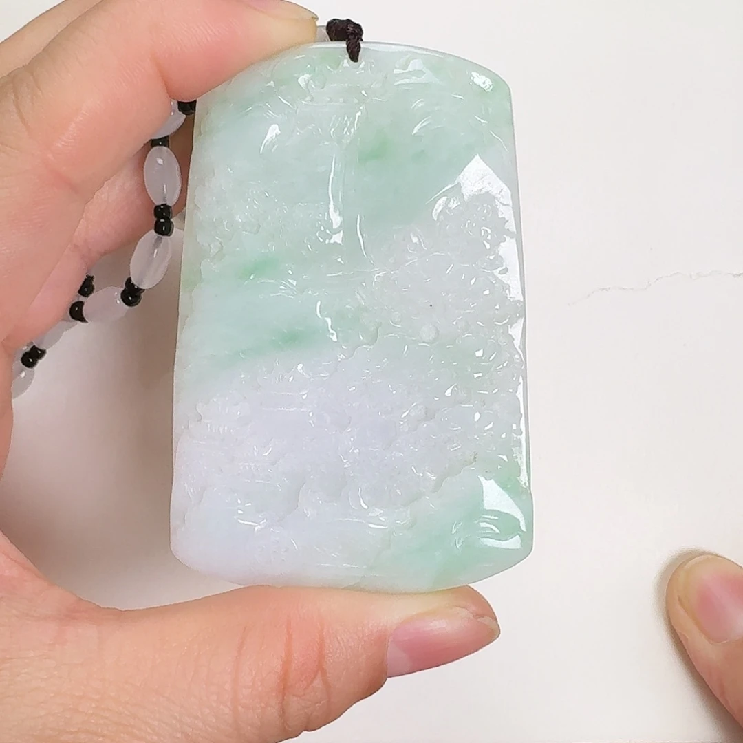 翡翠颈饰未镶嵌山水牌