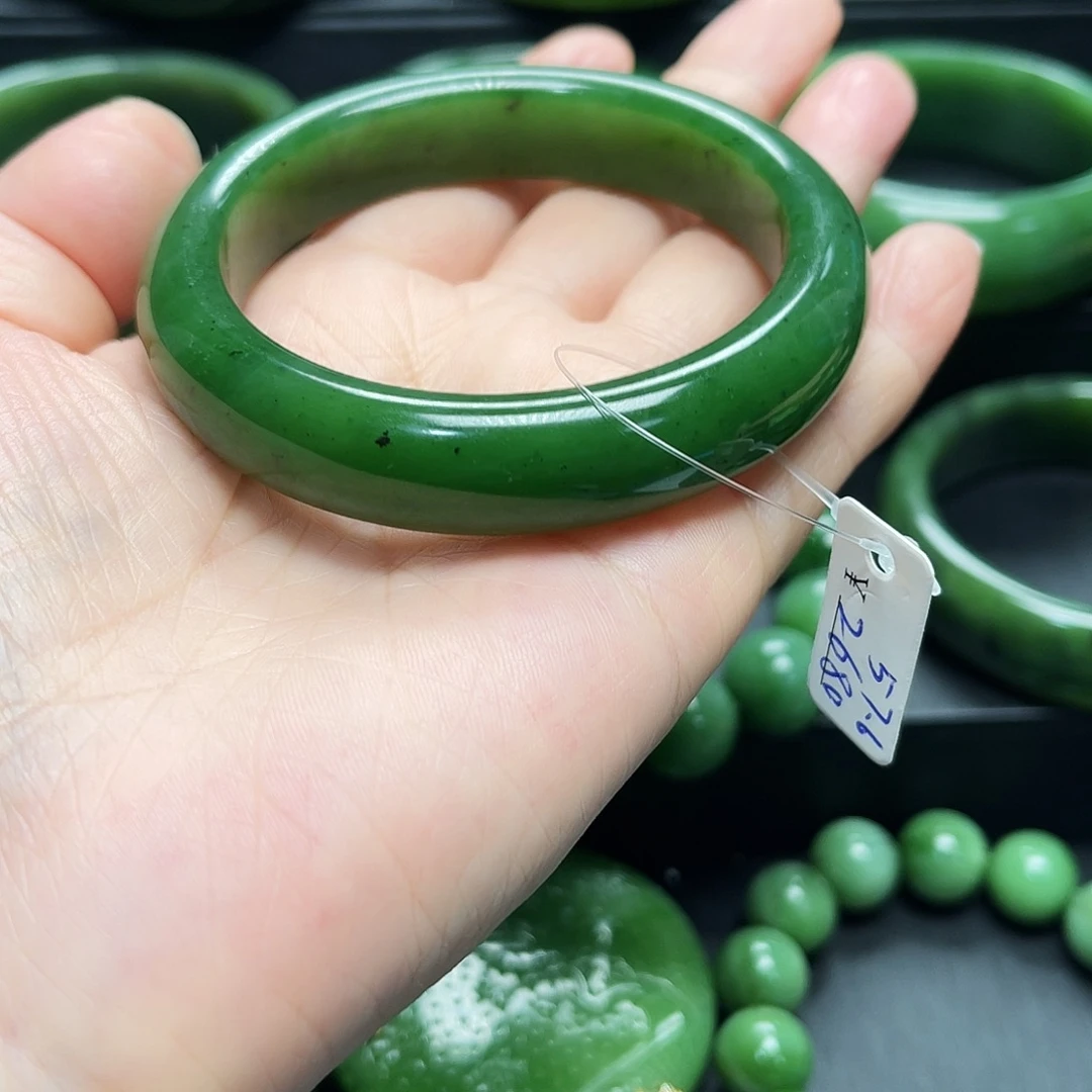 和田玉（碧玉）未镶嵌手镯