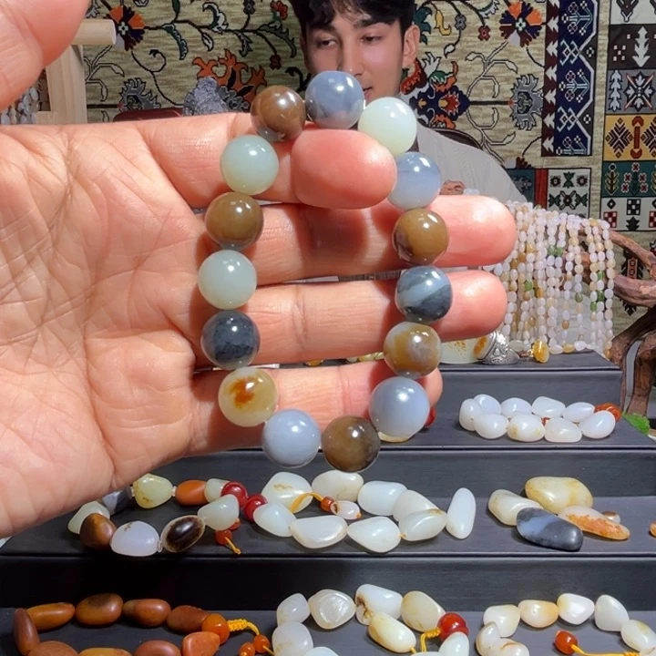 项链未镶嵌和田玉