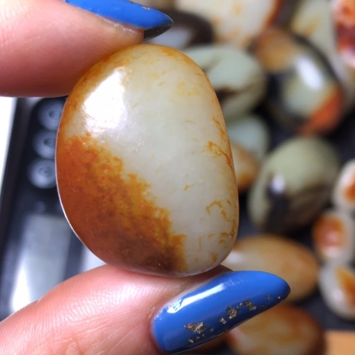 和田玉未镶嵌珠宝奇石