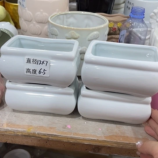 多肉绿植陶瓷花盆9.9包邮，有孔