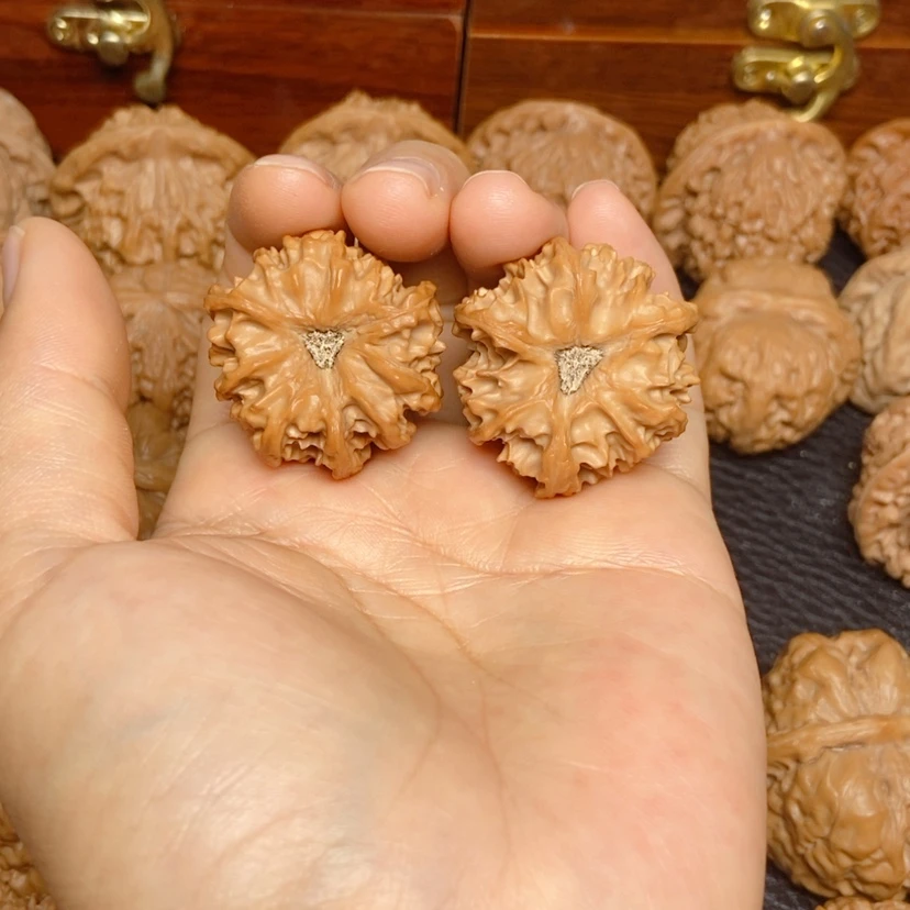 【闪购商品】吊坠文玩核桃纵*，三棱31
