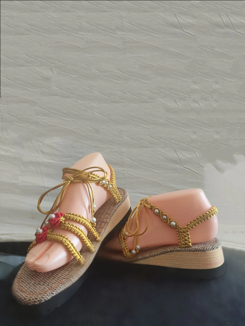 玫瑰相约中高跟凉鞋