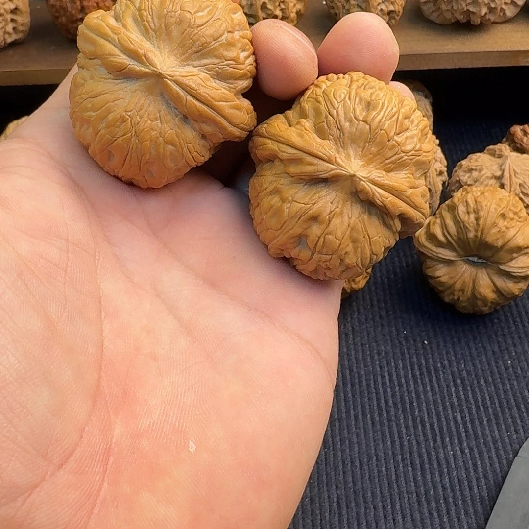 財***多元宝有点水尖小色差
