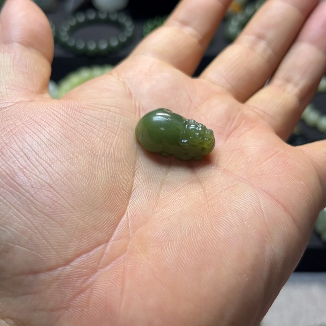 颈饰未镶嵌和田玉（糖玉）