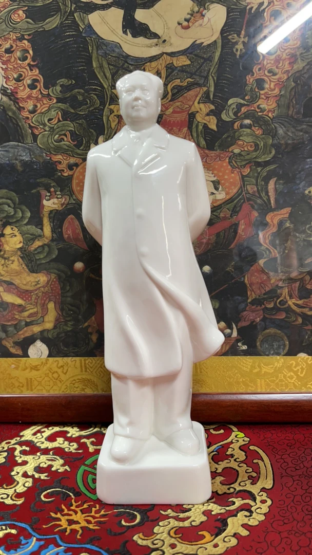 红藏摆件，唐山库存北戴河风衣背手30厘米左右