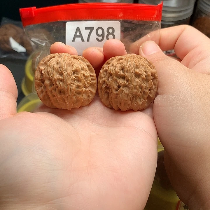 文玩核桃吊坠磨盘38