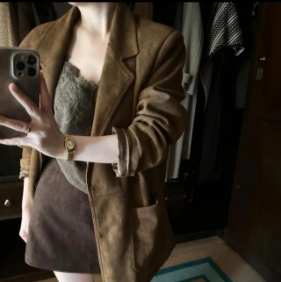 2025秋冬气质外套设计感吊带背心高腰半身裙三件套装