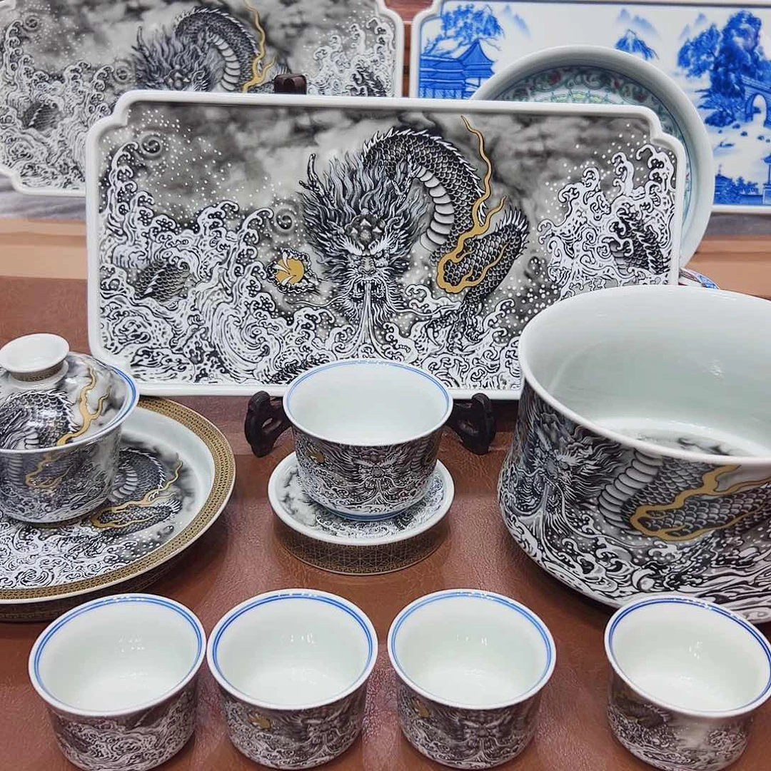 摆件景德镇市和上海浦东国际机场的建设将