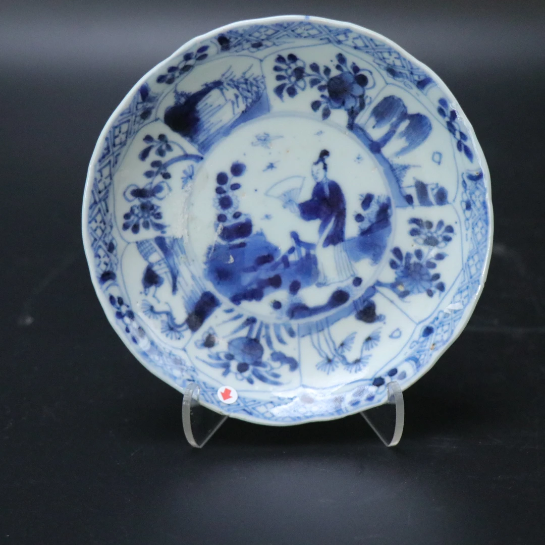 Lot.25121104清康熙青花仕女图花口碟 直径：约11.6cm