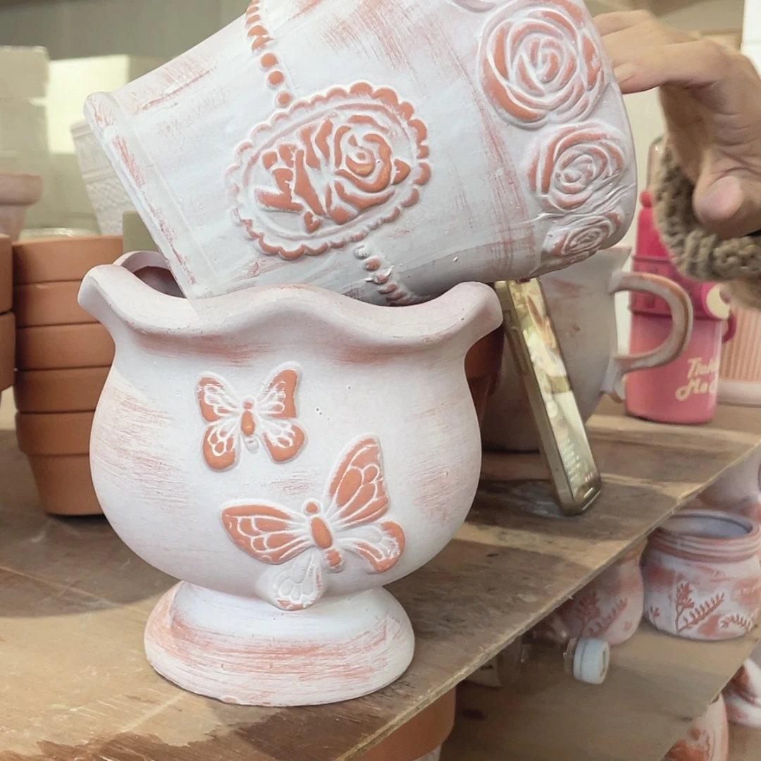 【闪购商品】红陶复古双蝶加玫瑰花束