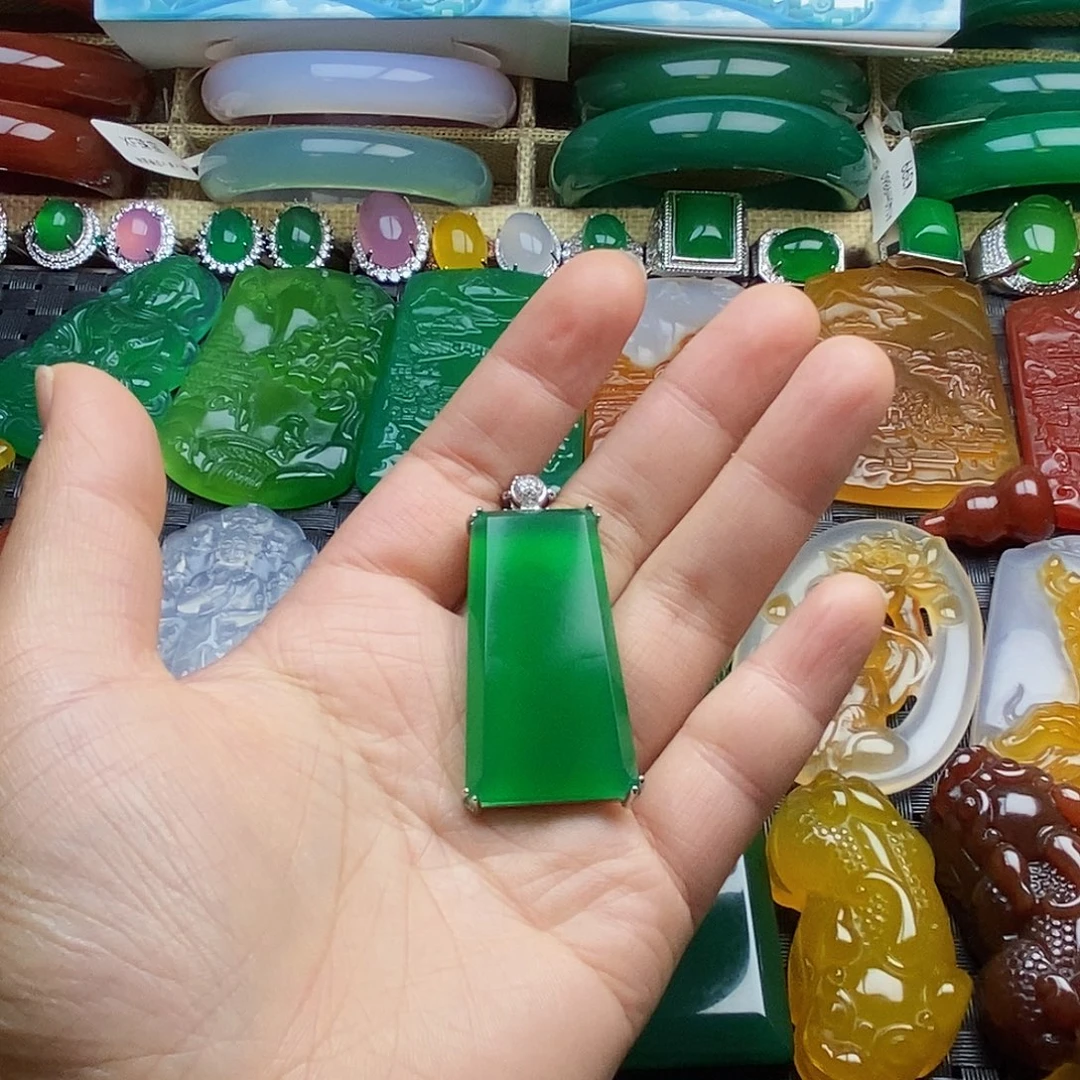 歡***哥合金颈饰玛瑙/玉髓