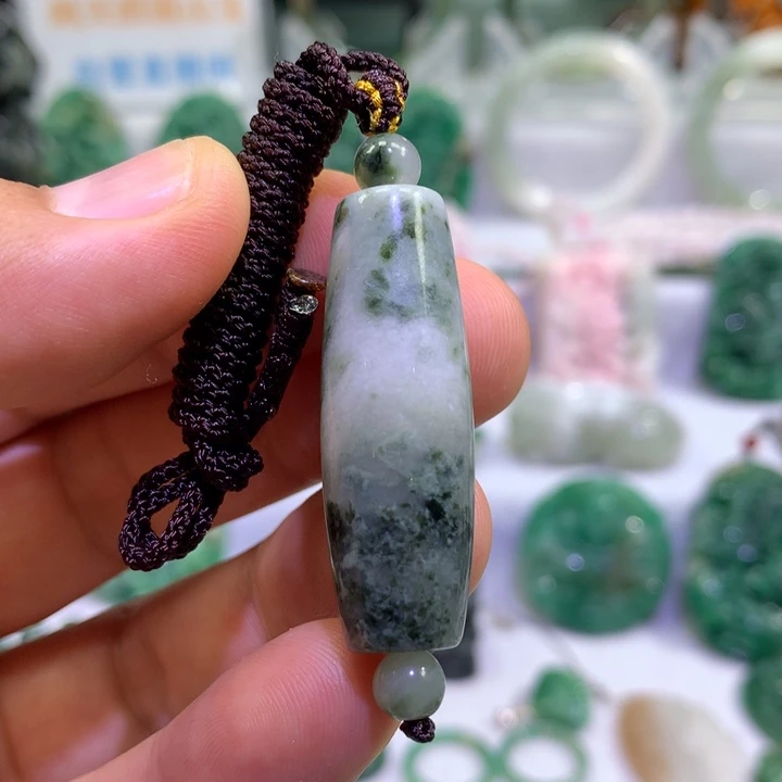 未镶嵌独山玉颈饰