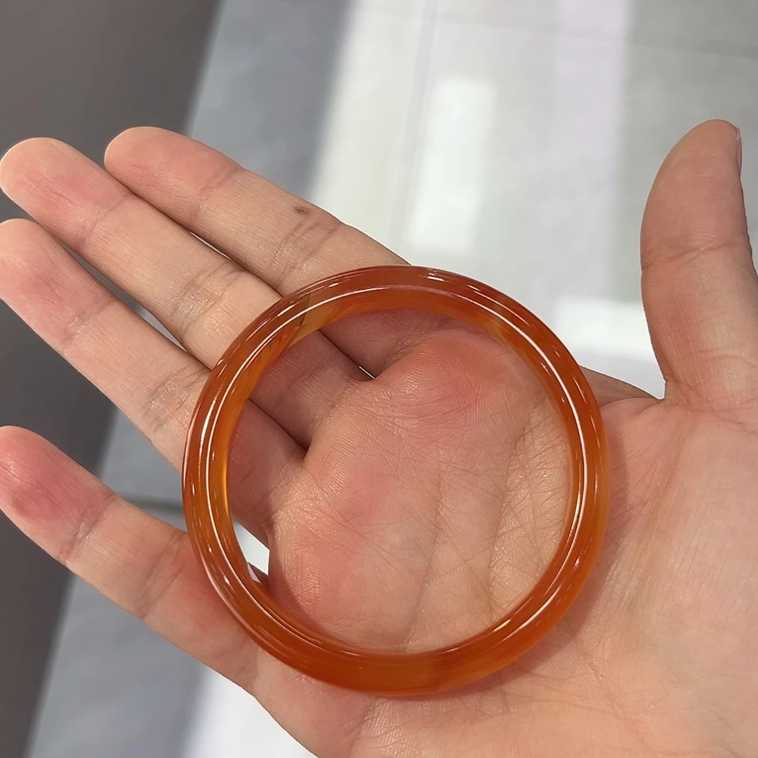 琪***…手镯玛瑙/玉髓未镶嵌