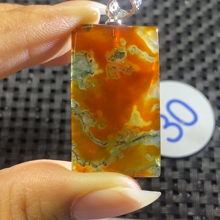 未镶嵌颈饰玛瑙/玉髓介**间