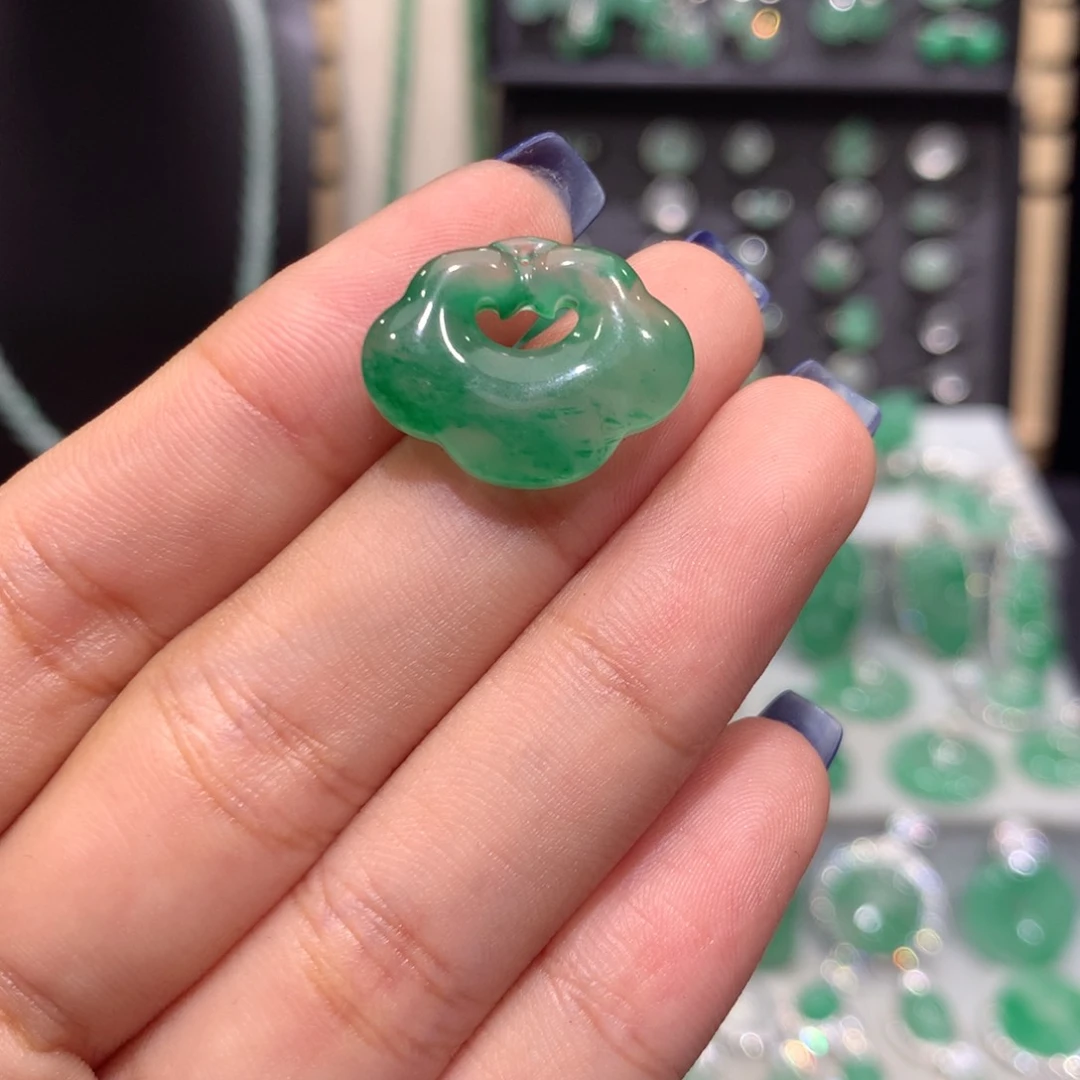 颈饰银S925镶嵌石英质玉（非洲翠）