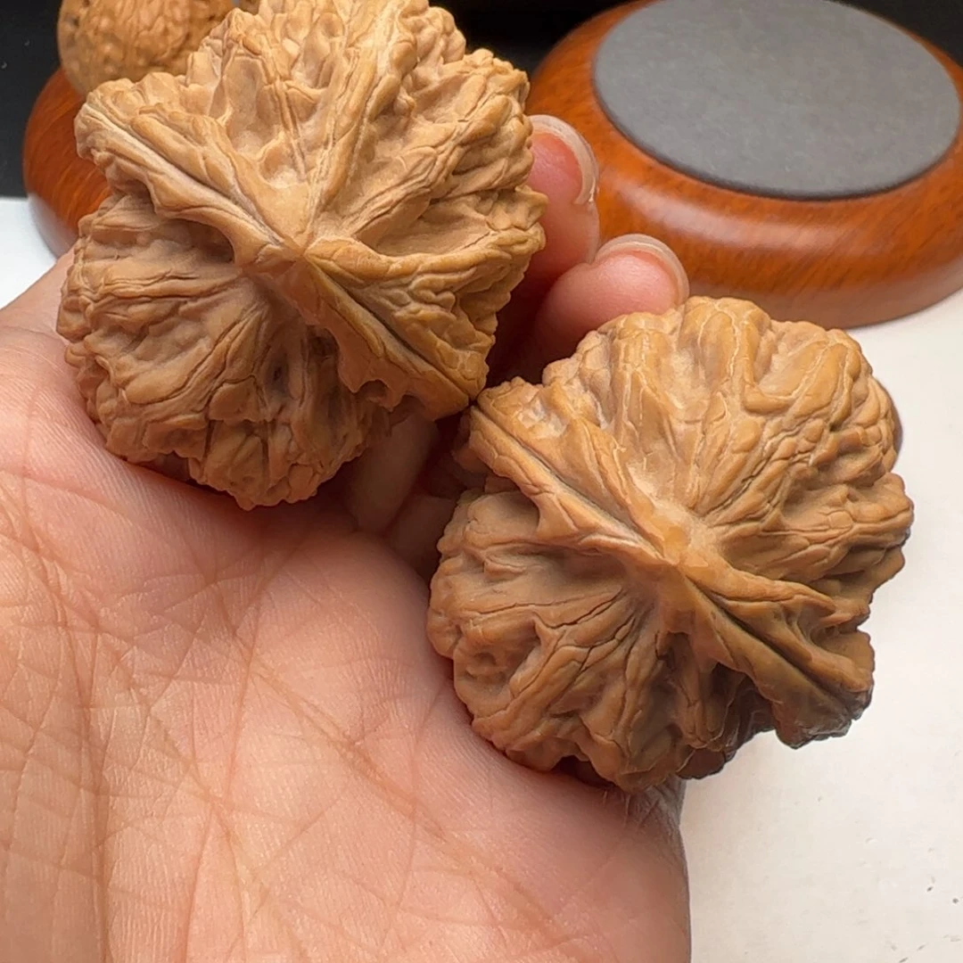 文玩核桃吊坠红锦鲤43