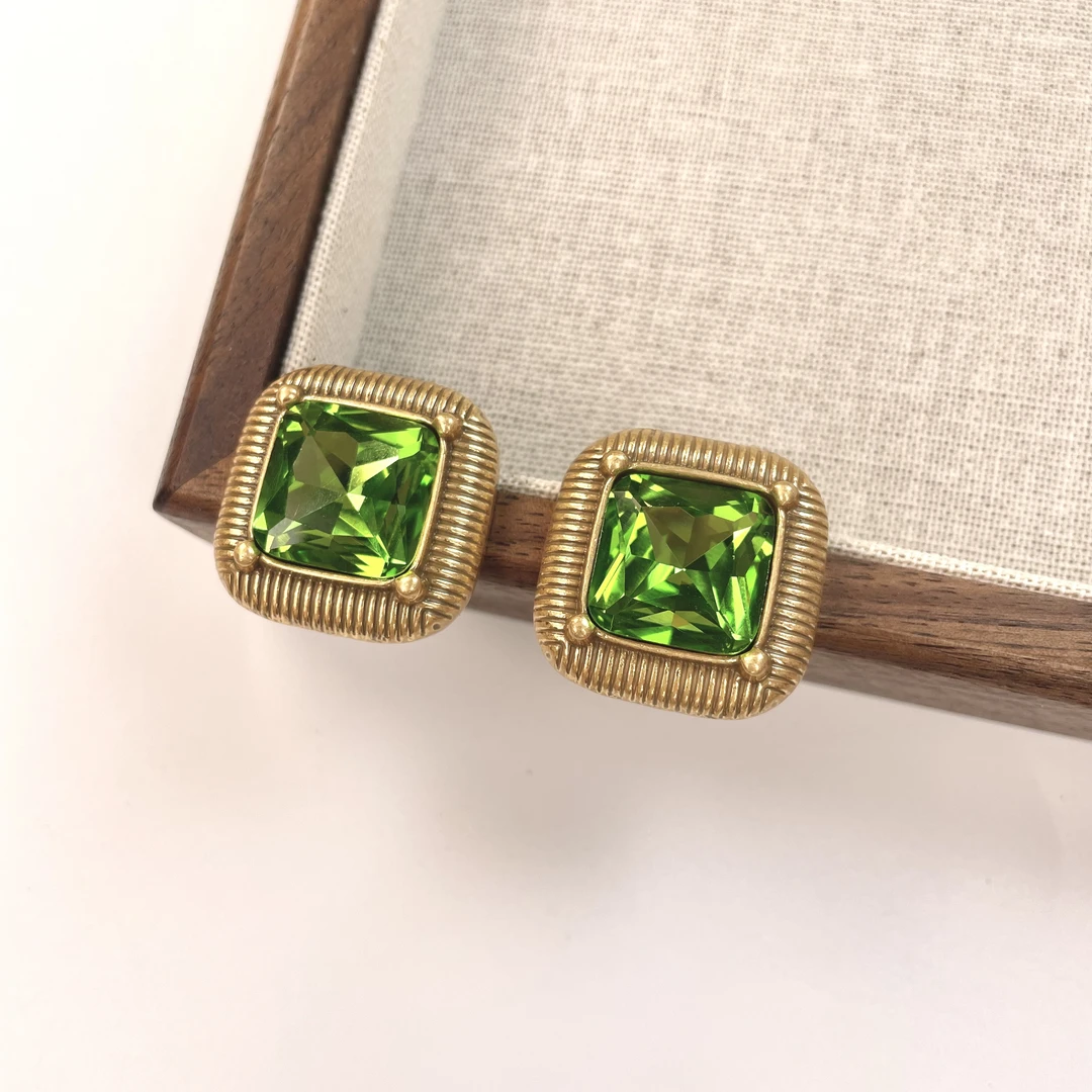 铜合金耳饰  气质轻奢时尚百搭绿色复古小众耳钉