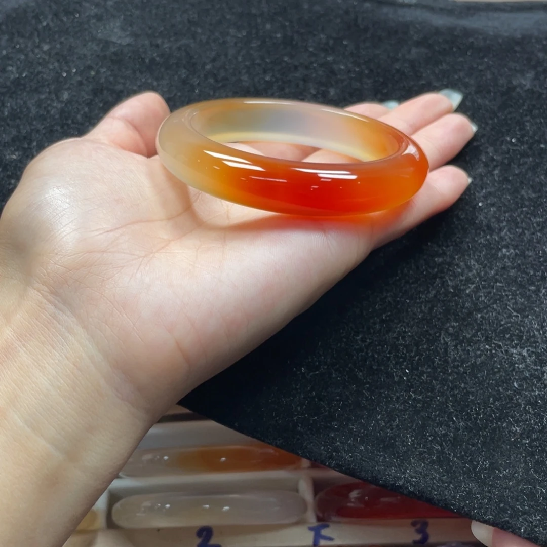手镯玛瑙/玉髓未镶嵌