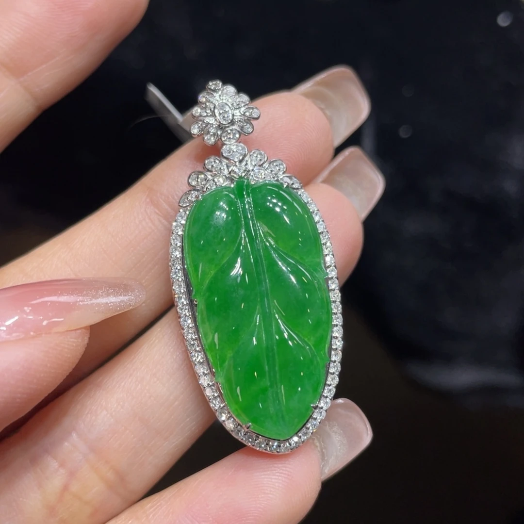 翡翠颈饰18K金镶嵌天然缅甸翡翠