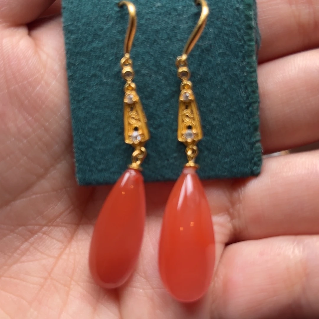 南红玛瑙耳饰合金檀*木