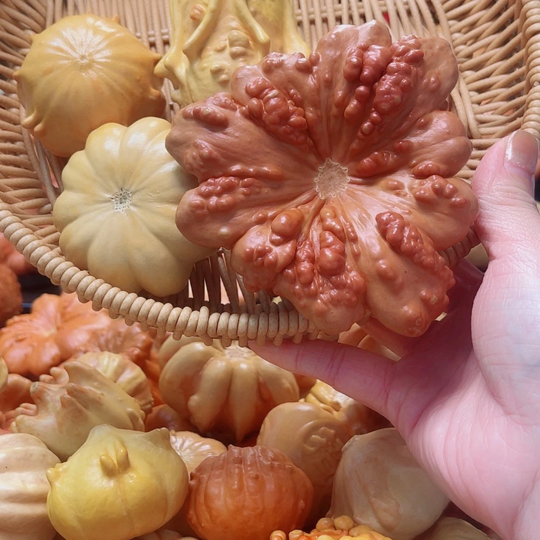 莫***谷大叶紫檀（黑酸枝木类）