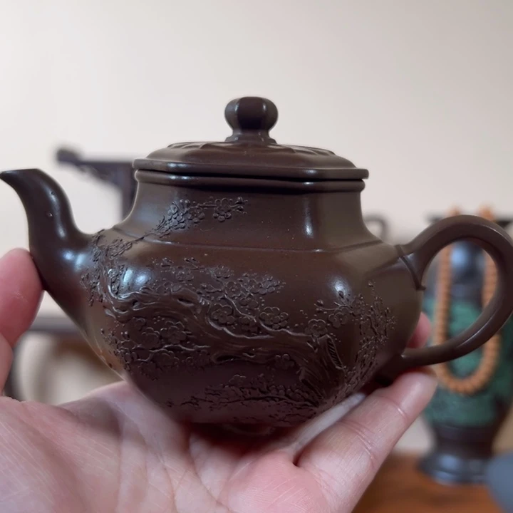 紫砂茶壶风*起秀念六方底槽清