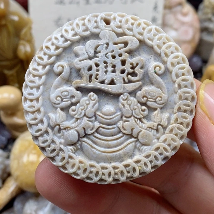 颈饰未镶嵌硅化珊瑚（珊瑚玉）