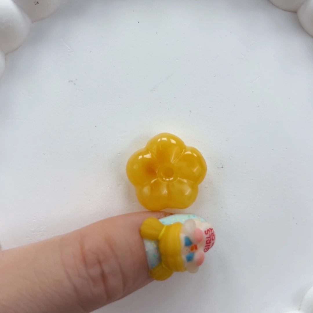 裸石琥珀未镶嵌花花