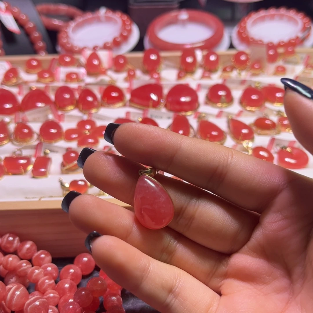 菱锰矿（红纹石）18K金镶嵌颈饰水滴吊坠4.65g
