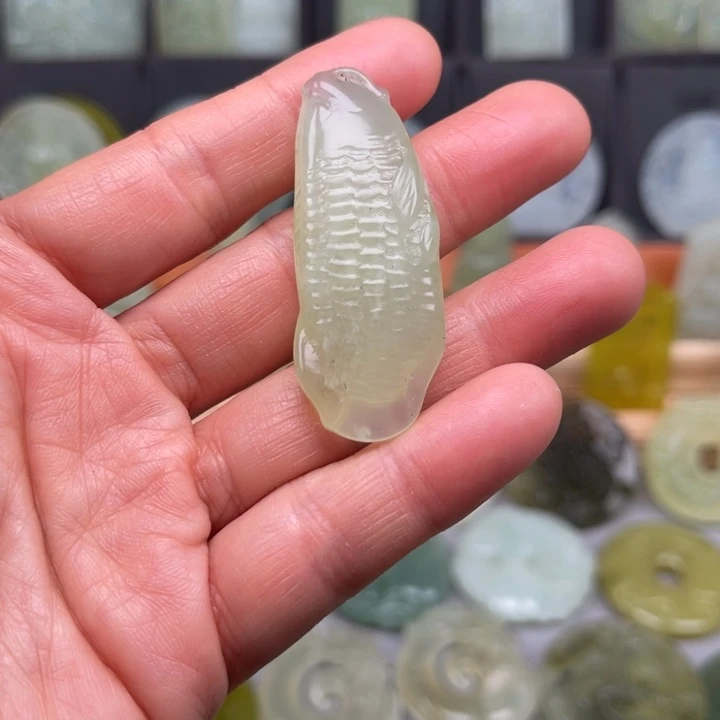 岫玉未镶嵌吊坠(赠链)