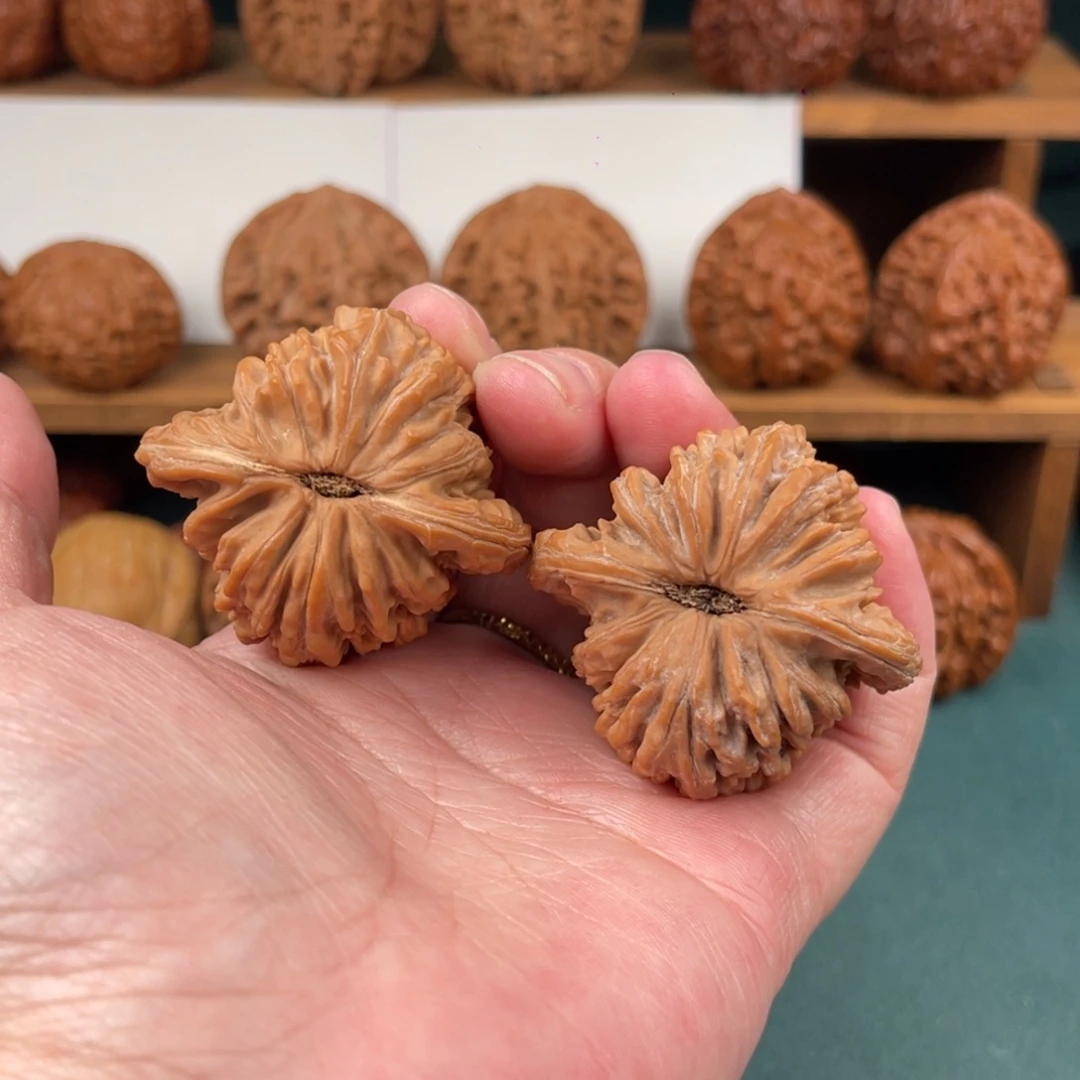 文玩核桃把件44/45尺平谷一代四座楼精品大克重