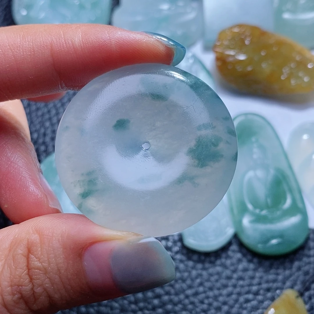 闭***神定制翡翠未镶嵌毛货付款后确认抛光