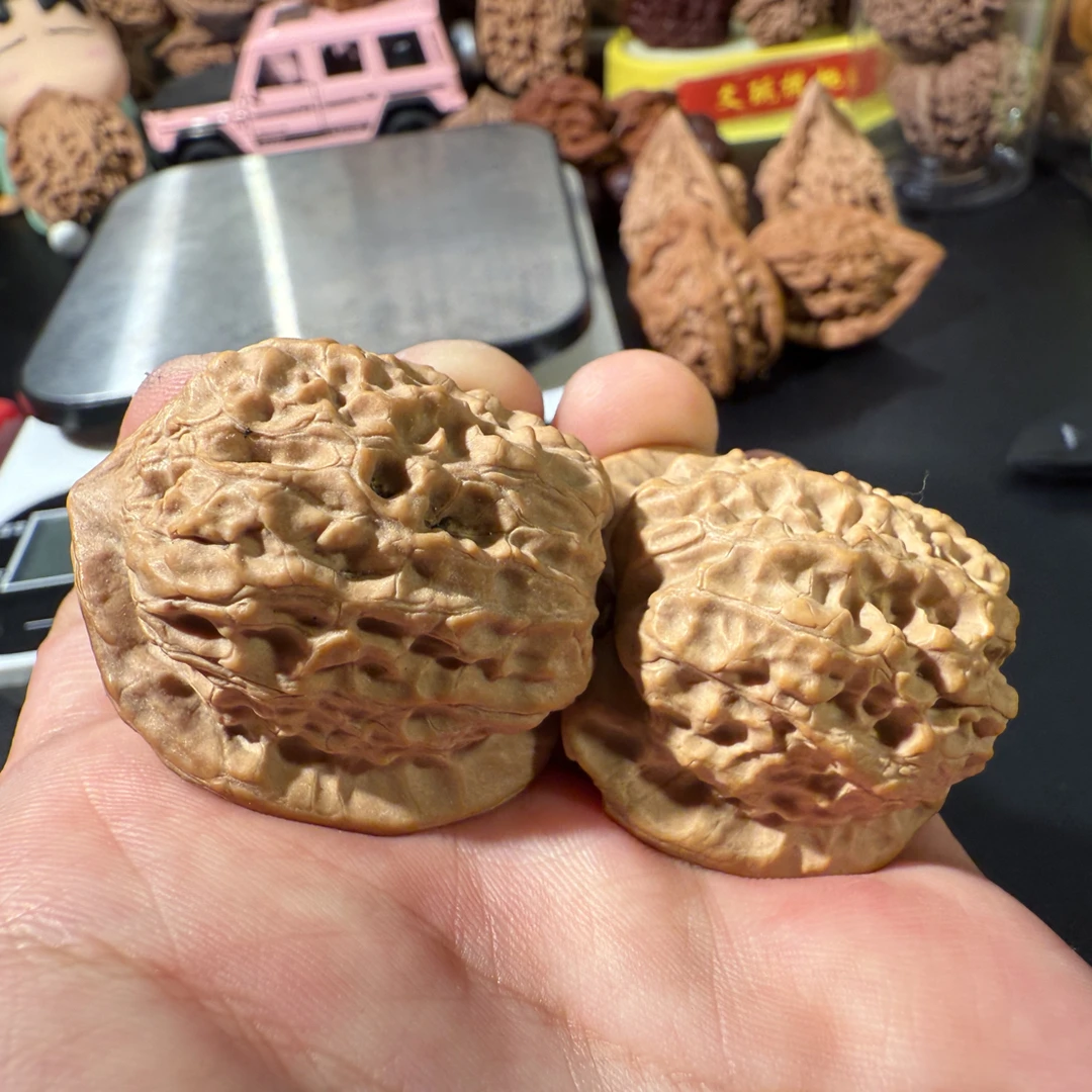 35尺荔枝纹文玩核桃高端小众