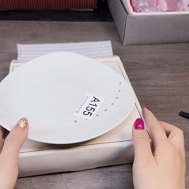 叫****吧倩倩海外陶瓷工艺品