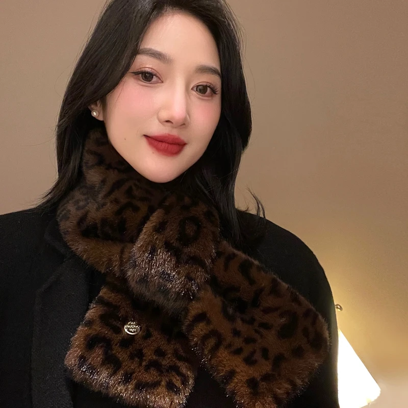 韩版豹纹毛绒围巾女冬季毛领围脖加厚保暖护颈交叉短款女2025新款