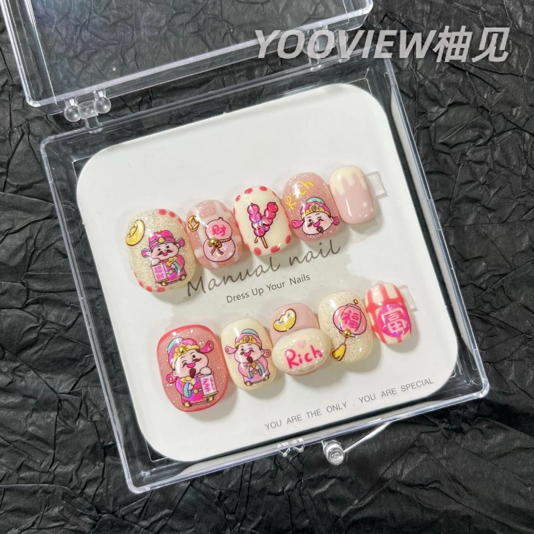 高级感穿戴甲纯手工制作可爱卡通少女蛇年新春贺岁短圆穿戴美甲