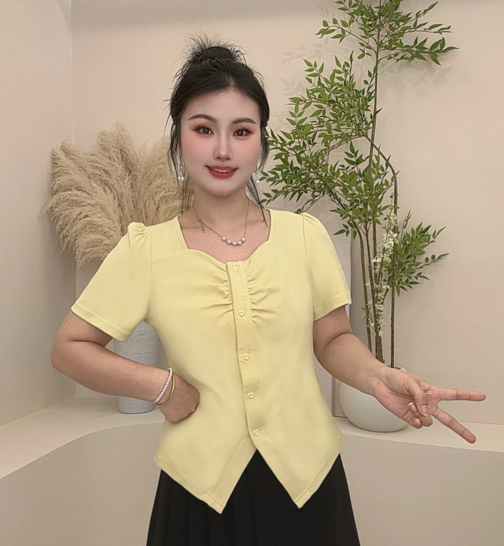 夏季新款胖MM时尚减龄短袖V领爱心纽扣设计感百搭显瘦洋气上衣