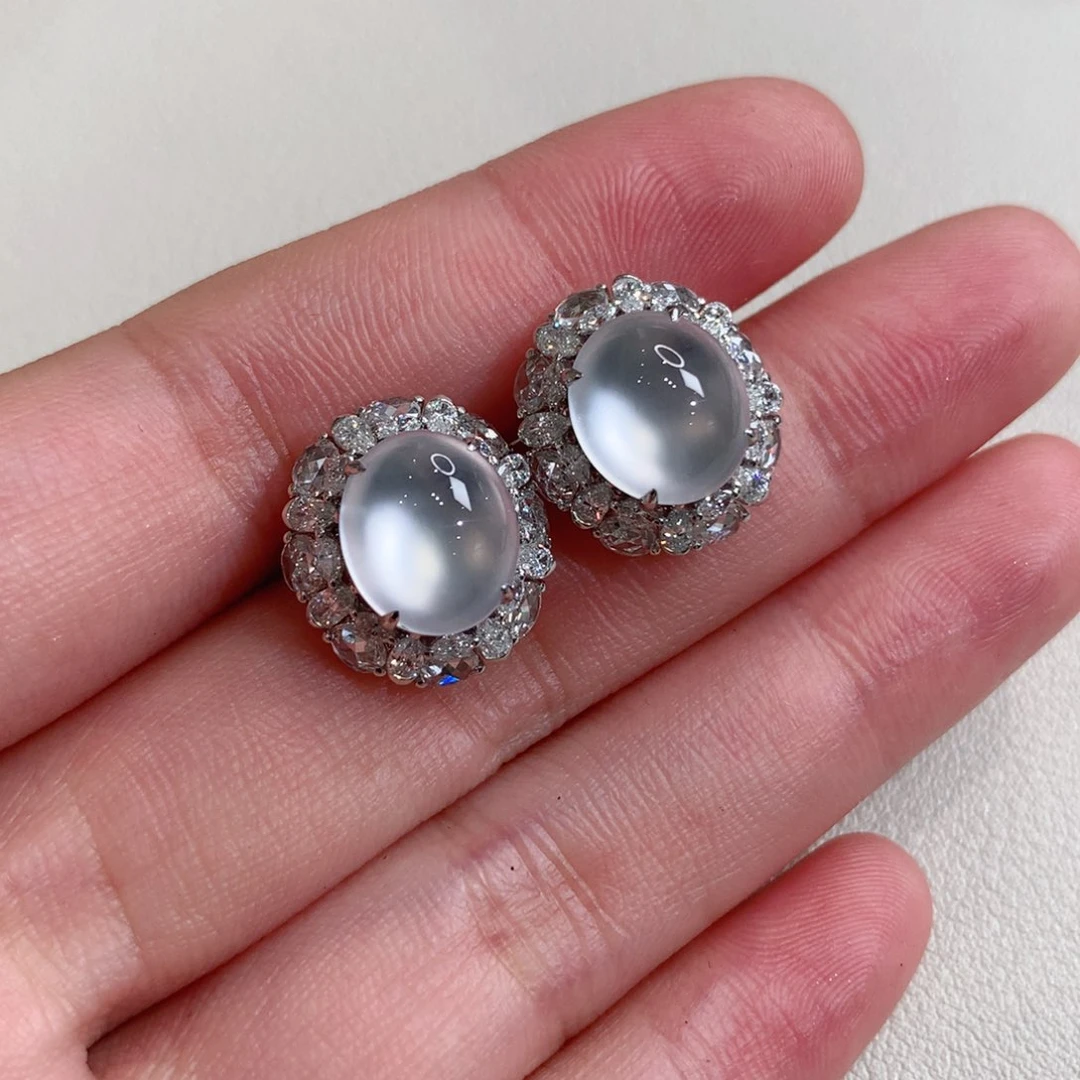 颈饰18K金镶嵌翡翠耳钉