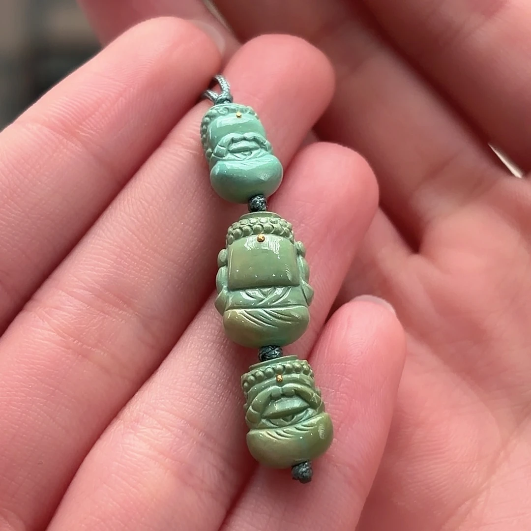 绿松石未镶嵌颈饰