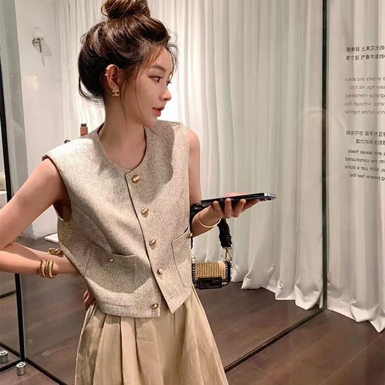小香风马甲女2025秋季薄款复古小个子外搭背心圆领金扣马甲1026