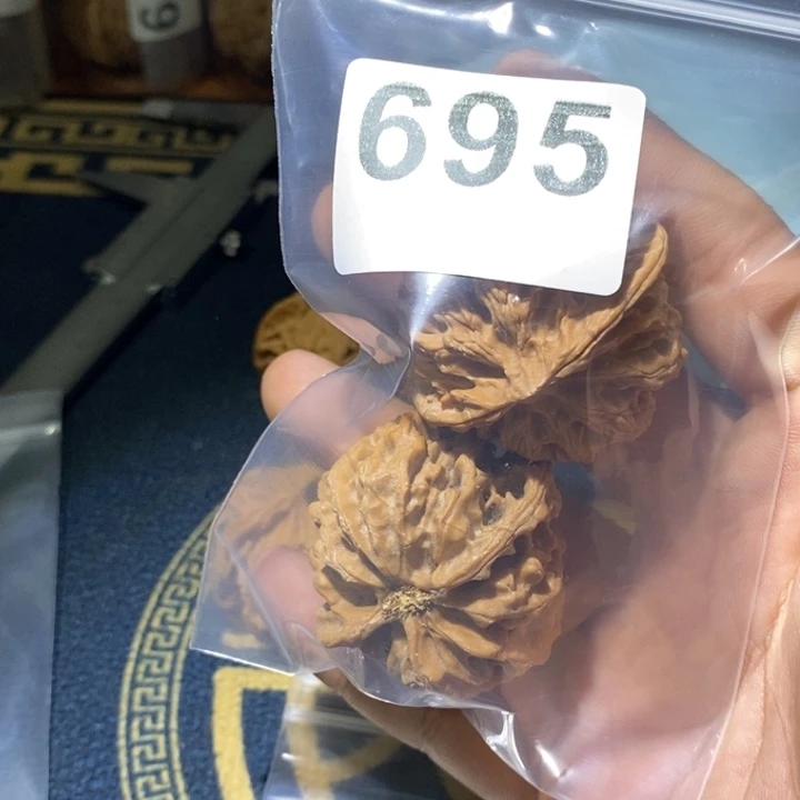 朱***猫文玩核桃吊坠铁锤695