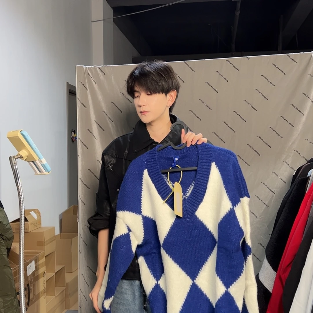 潮流蓝白格子大格子毛衣L